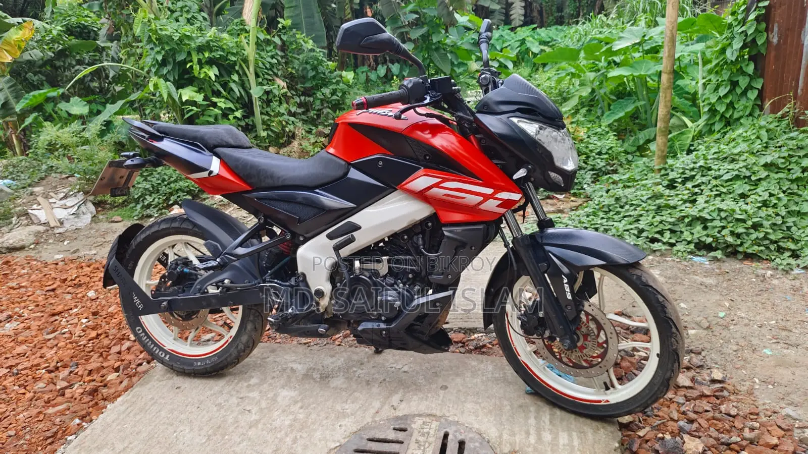 Bajaj Pulsar NS 160 2021 Red