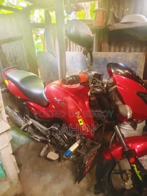 বাজাজ পালসার ১৫০ ২০১২ রেড