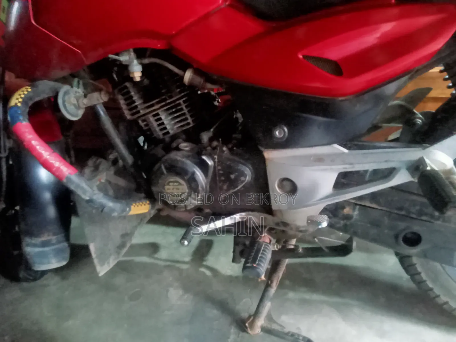 বাজাজ পালসার ১৫০ ২০১২ রেড