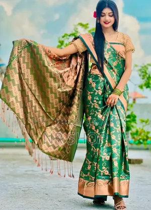 সিল্ক কাতান বেনারসি শাড়ি