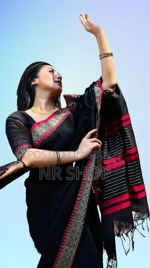হাফশিল্ক নকশি পাইড় শাড়ি আলাদা ভাবে ব্লাউজ পিচ আছে L