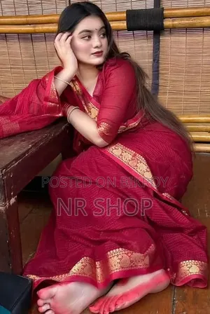 Check Sharee With Running Blouse Piece