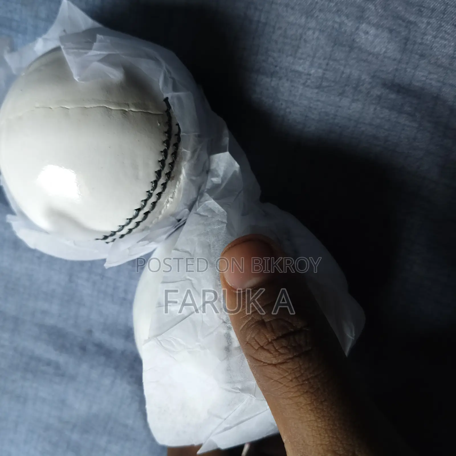 ক্রিকেট বল ৪ পিস
