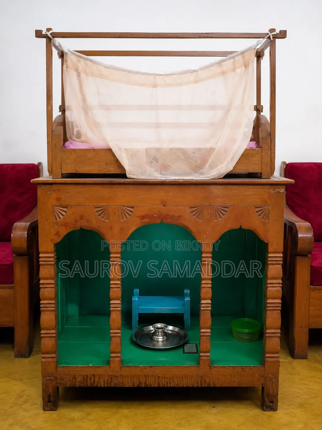 কাঠের সুন্দর ঠাকুর ঘর