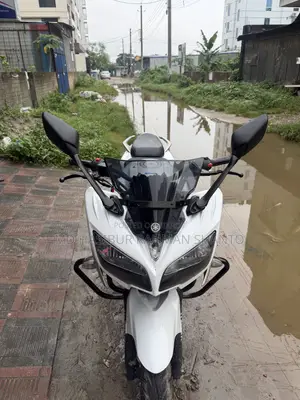 Yamaha 2017 White