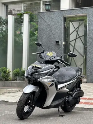 Yamaha 2024 Black
