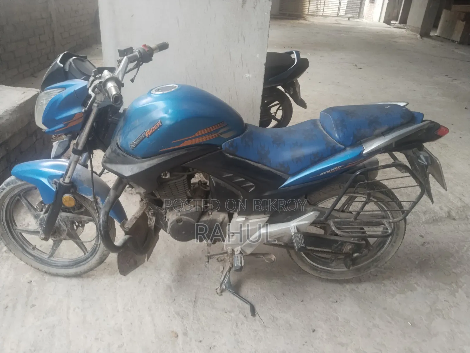 হোন্ডা ২০১৮ নীল