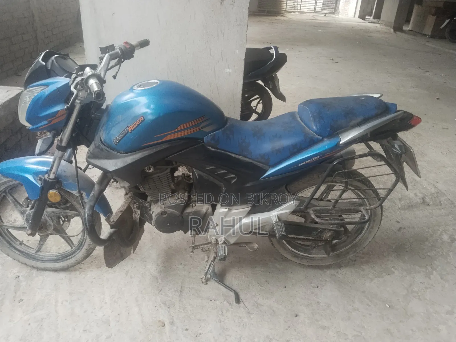 হোন্ডা ২০১৮ নীল