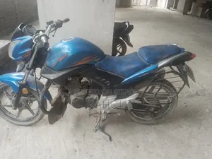 হোন্ডা ২০১৮ নীল