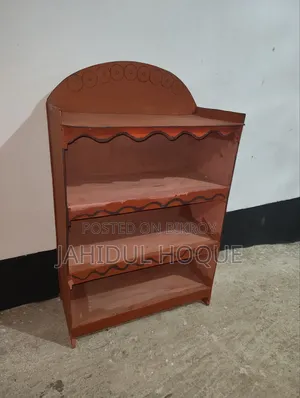 Attractive wooden shelf with box for sale.