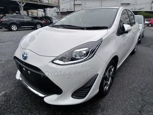 Toyota Aqua 2021 Pearl