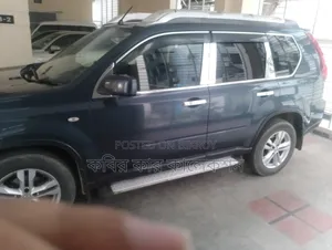 Nissan X-Trail 2011 Gray