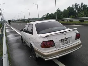 Toyota Corolla 1997 White