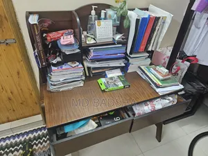 রিডিং টেবিল