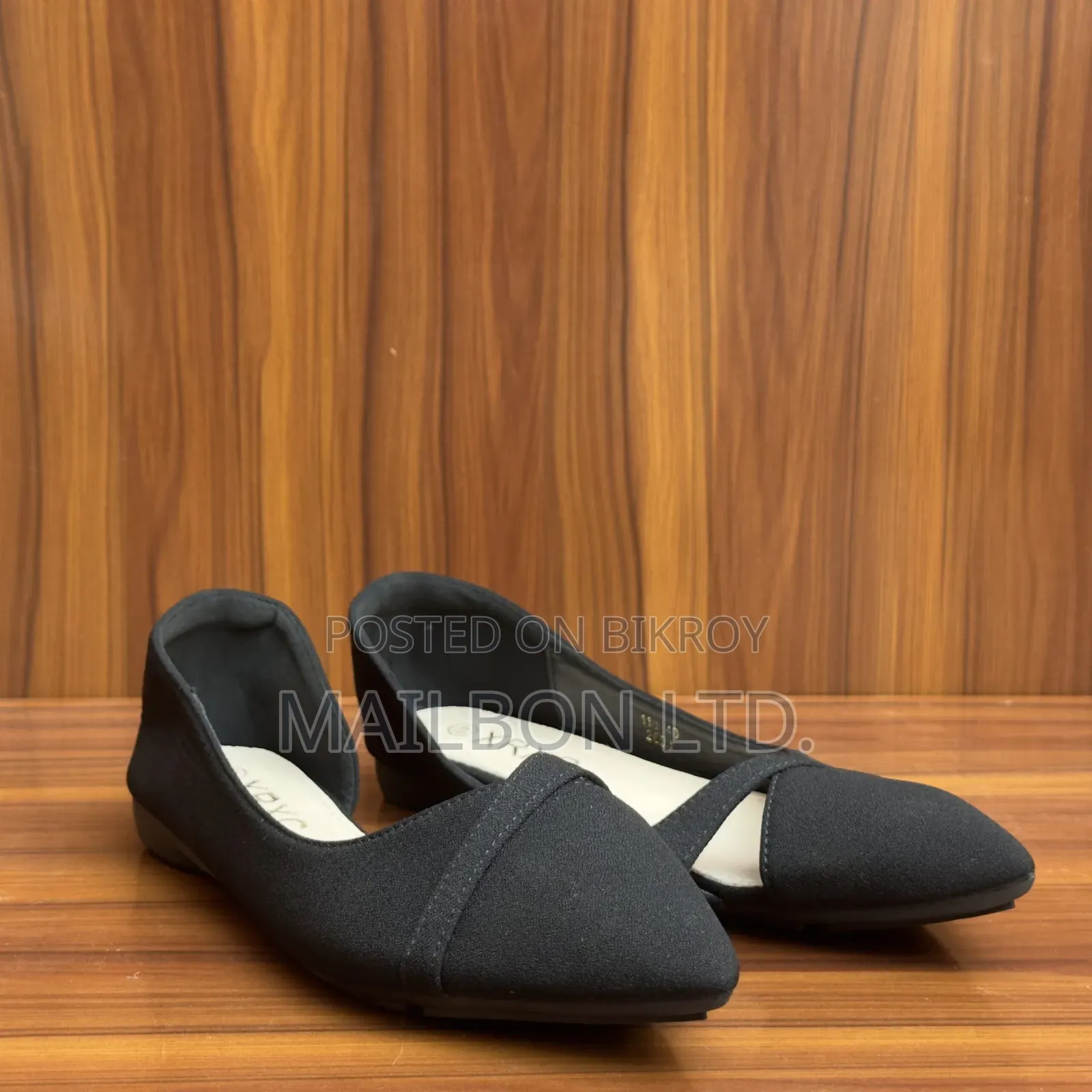 এমবি | নোয়ার ক্রিসক্রস