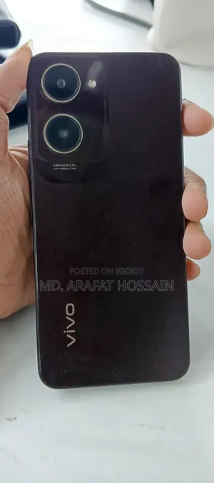 Vivo Y18 128 GB Red
