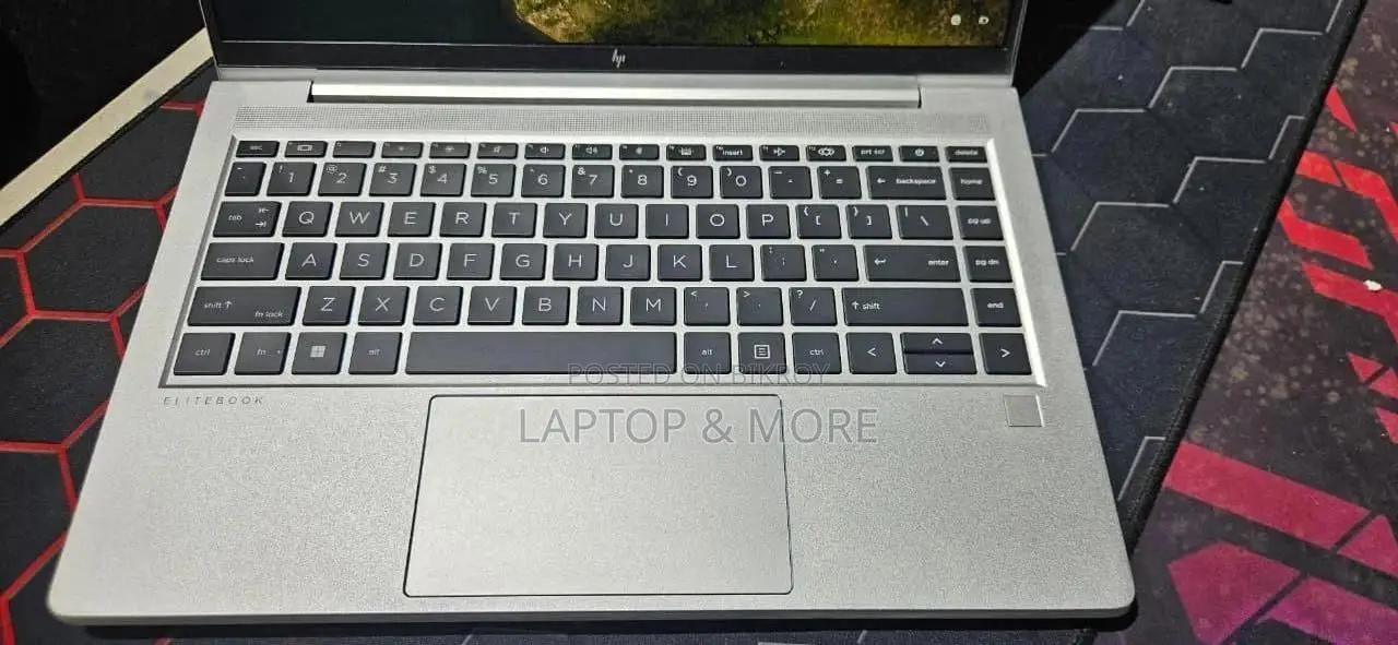 Laptop HP EliteBook 845 G8 8GB AMD Ryzen 3 SSD 256GB