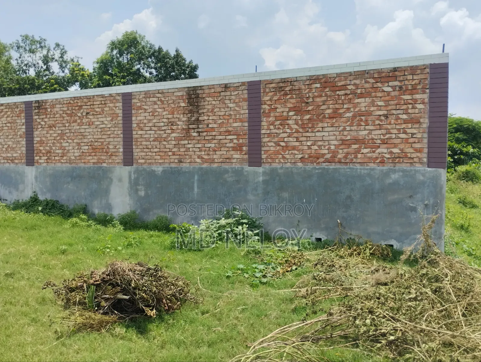 জমি বিক্রি করা হবে