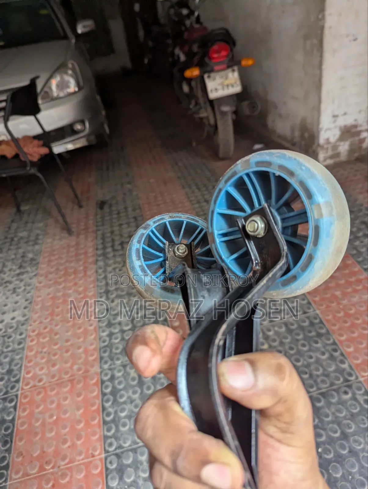 সাইকেলের পাশের চাকা