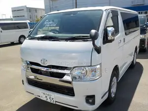 Toyota HiAce 2021 White