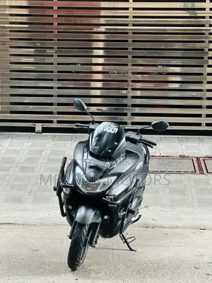 সুজুকি ২০২২ কালো