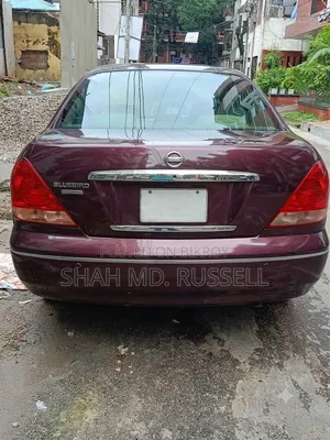 Nissan Bluebird 2004 Red