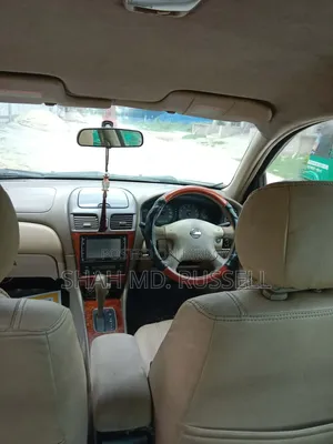 Nissan Bluebird 2004 Red