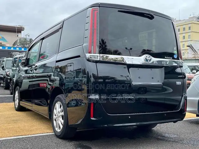Toyota Noah 2021 Black