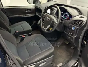 Toyota Noah 2021 Black