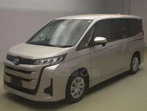 Toyota Noah 2022 Beige