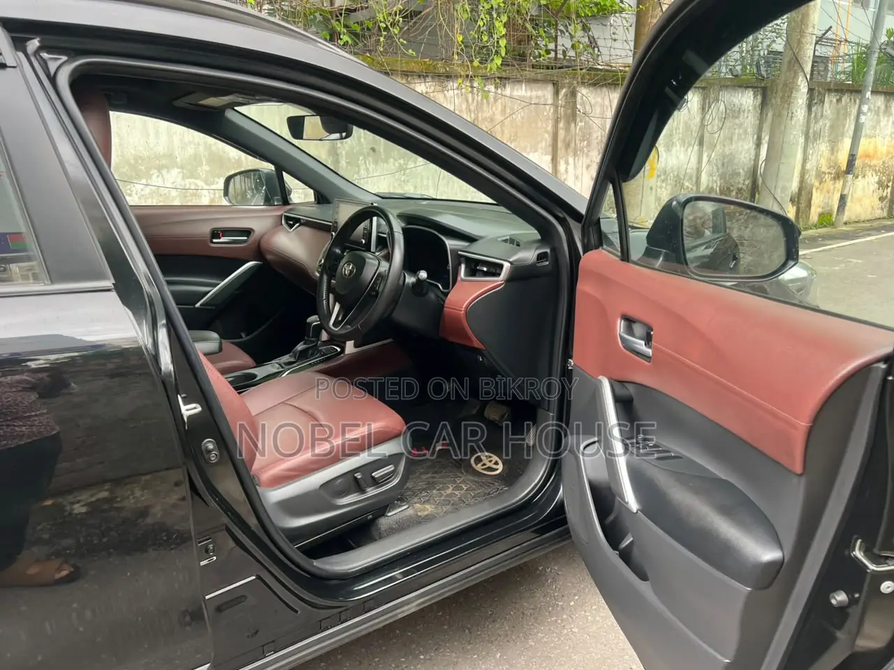 Toyota Corolla Cross 1.8 Hybrid AWD 2021 Black