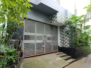 ৩ বেডরুমের বাড়ি ভালো, বাটিঘাটায় ভাড়ার জন্য