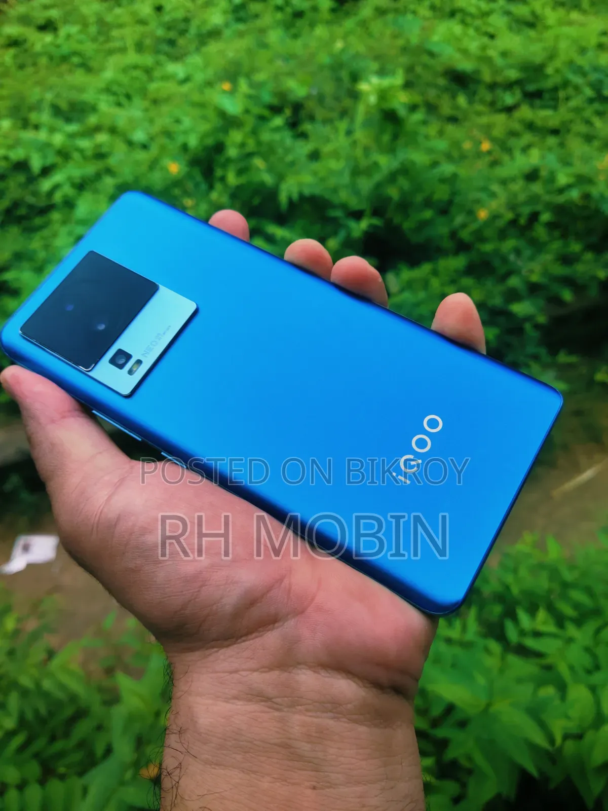 iQOO 128 GB Blue