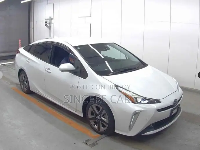 Toyota Prius 2021 Pearl