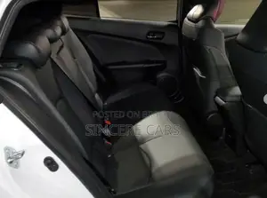 Toyota Prius 2021 Pearl