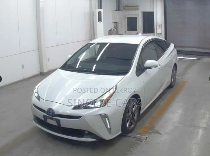 Toyota Prius 2021 Pearl