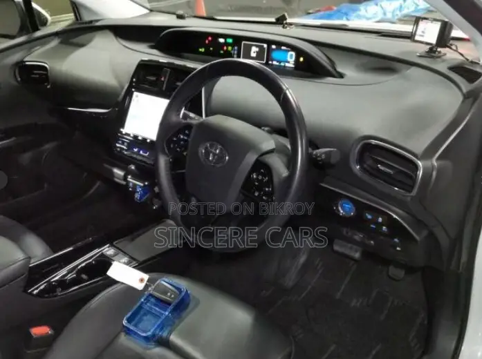 Toyota Prius 2021 Pearl