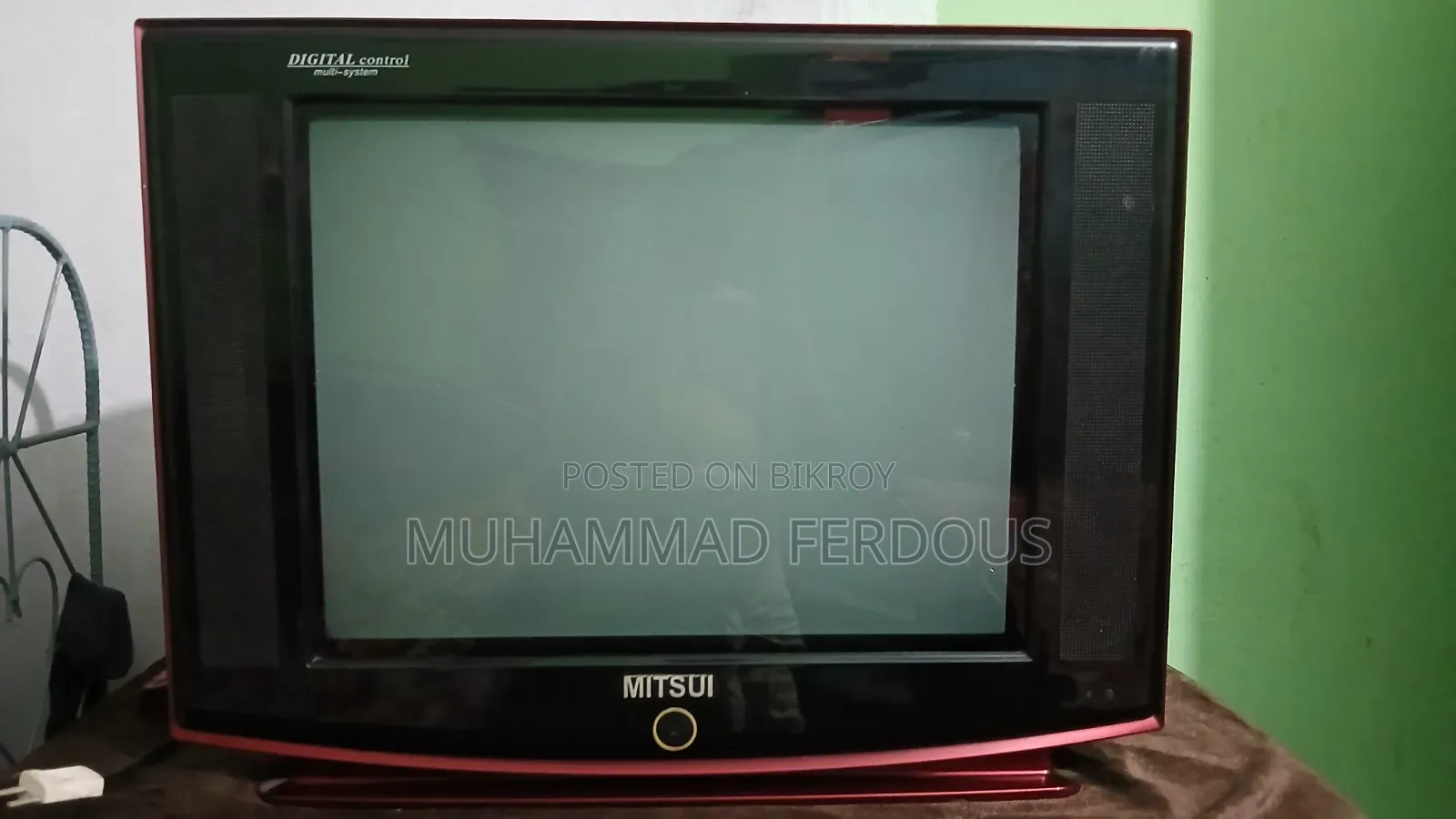 মিতসুই ২১-ইঞ্চি সিআরটি (Crt) টেলিভিশন