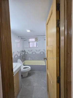 4bdrm Apartment in Gulshan for Rent