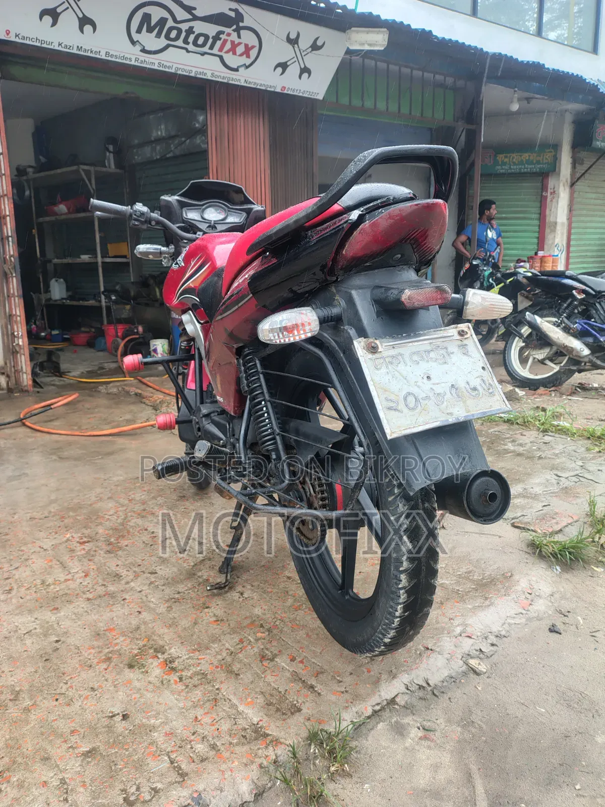 Mahindra Centuro 2015 Red