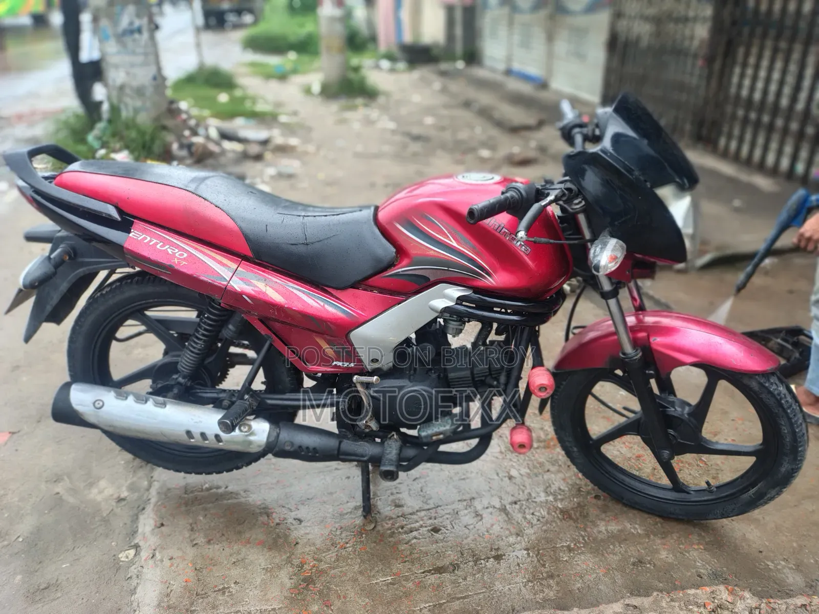 Mahindra Centuro 2015 Red