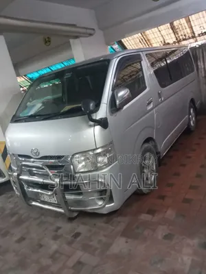 Toyota HiAce 2005 Silver