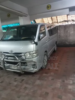 Toyota HiAce 2005 Silver