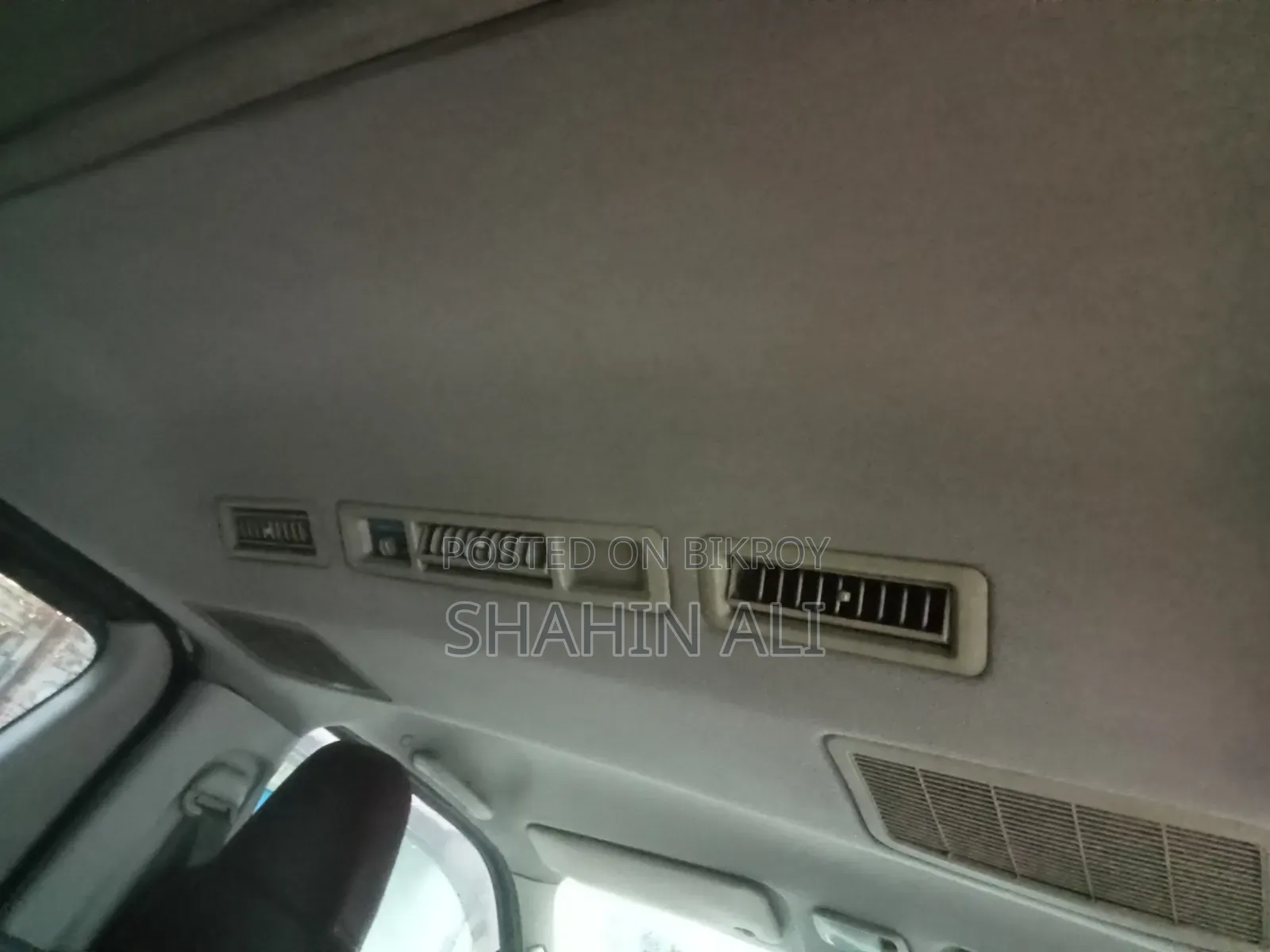 Toyota HiAce 2005 Silver