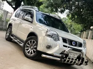 নিসান এক্স-ট্রেইল ২০১০ পার্ল