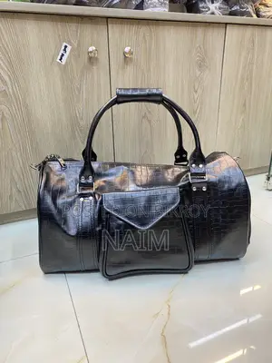 অরিজিনাল লেদার ট্রাভেল এবং ডাফেল ব্যাগ