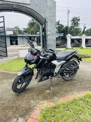 TVS Apache RTR 160 4V 2022 Black
