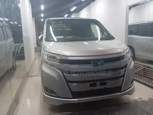 Toyota Noah 2021 Silver