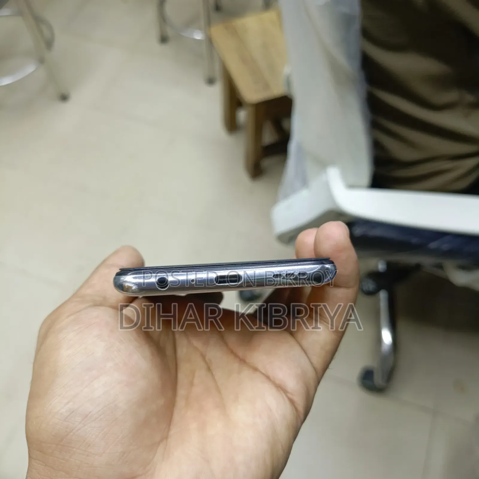 রিয়েলমি জিটি মাস্টার এডিশন ১২৮ জিবি হোয়াইট