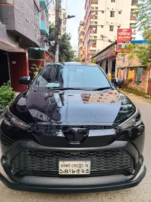 টয়োটা করোলা ক্রস ২০২১ ব্ল্যাক